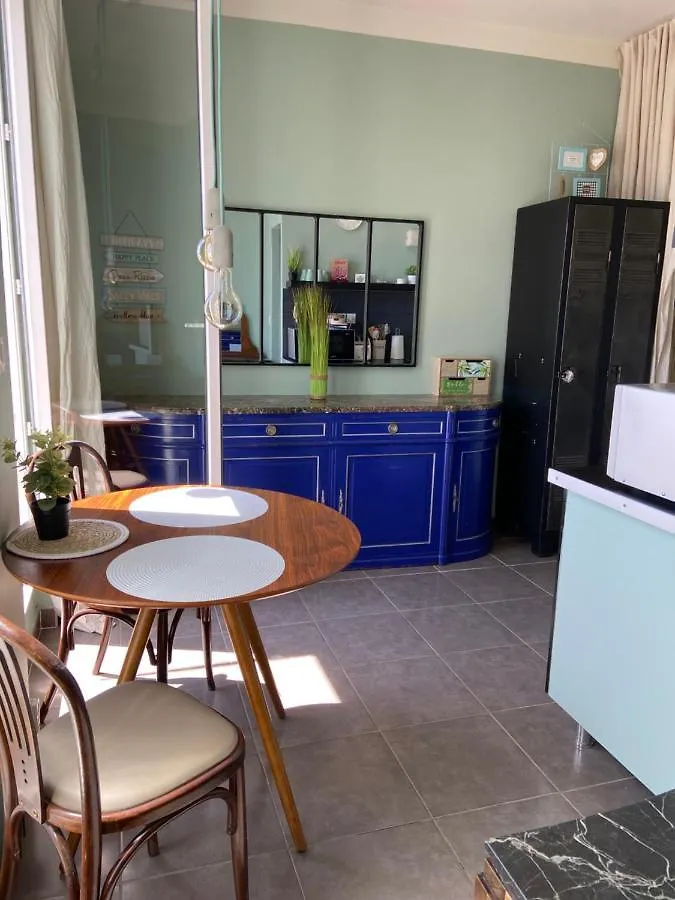 Les Terrasses: Romantic Charm in Central Toulon