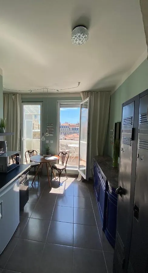 Les Terrasses, Charme Et Authenticite En Hyper Centre De Toulon, Ideal Pour Un Sejour Romantique Ou Une Escapade Urbaine 0*, Toulon Frankrike
