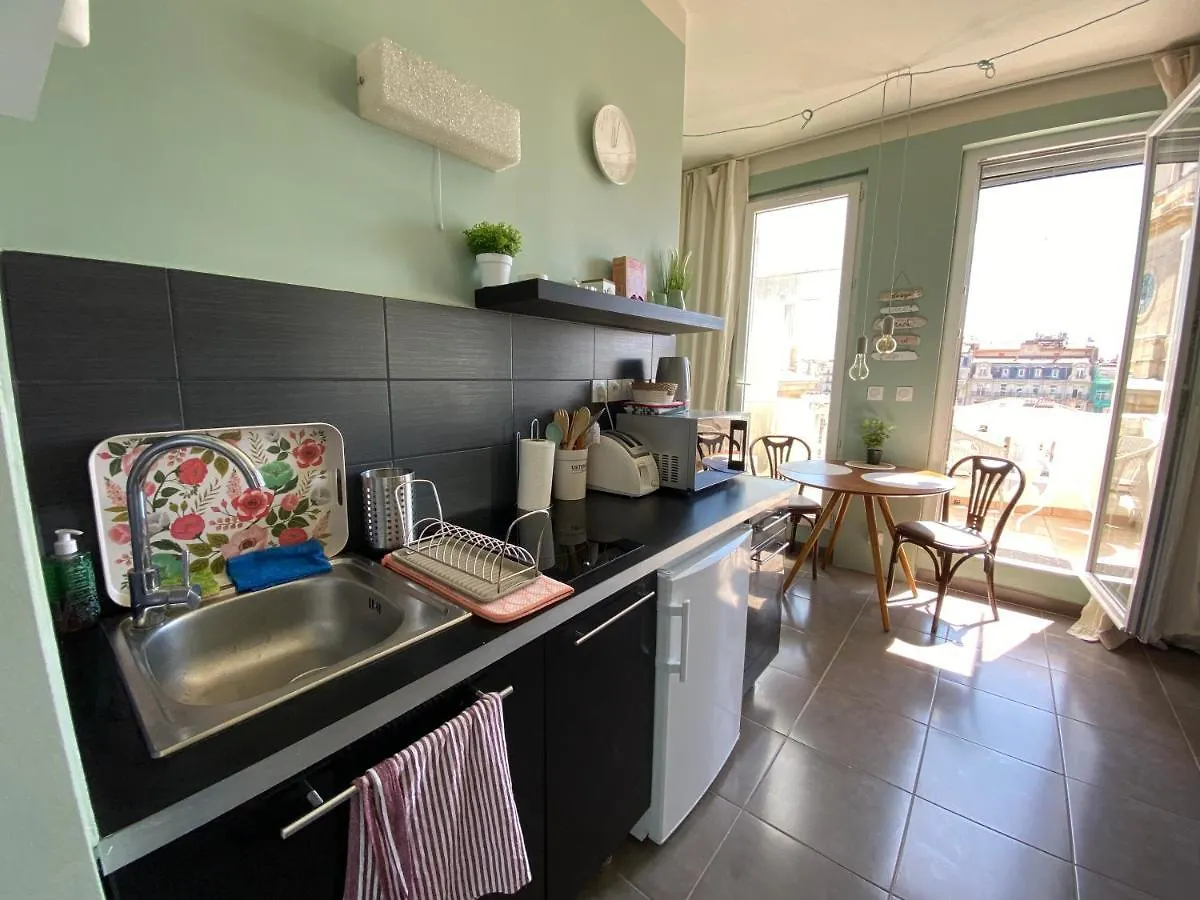 Les Terrasses, Charme Et Authenticite En Hyper Centre De Toulon, Ideal Pour Un Sejour Romantique Ou Une Escapade Urbaine Lejlighed